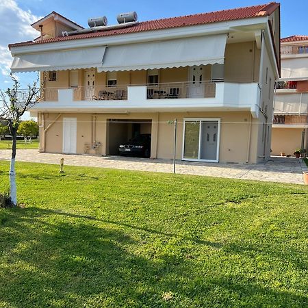 Flo'S Apartments Mesolóngion Zewnętrze zdjęcie